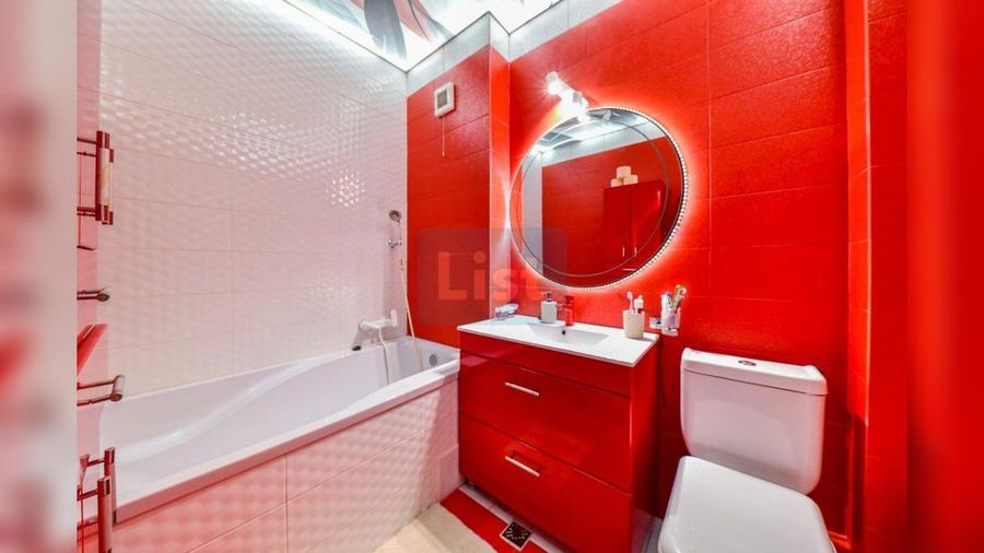 Apartament cu 3 camere semidecomandat, mobilat în Florești