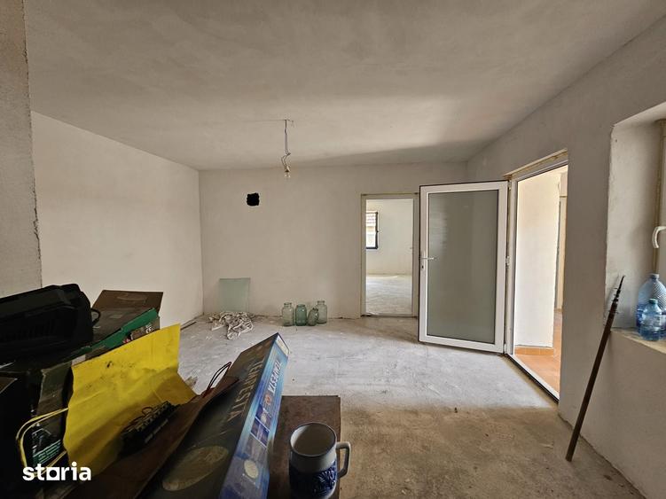 Casă cu 4 camere cu Teren 831 Mp în Rapoltu Mare