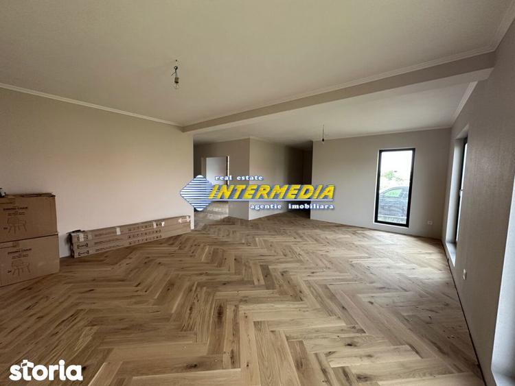 Casă cu 5 camere cu Canalizare în Ighiu