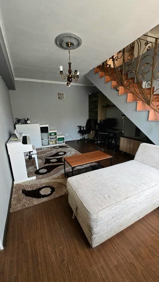 Casă cu 4 camere în 16 Februarie
