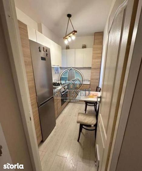 Apartament cu 2 camere semidecomandat, mobilat în Romană