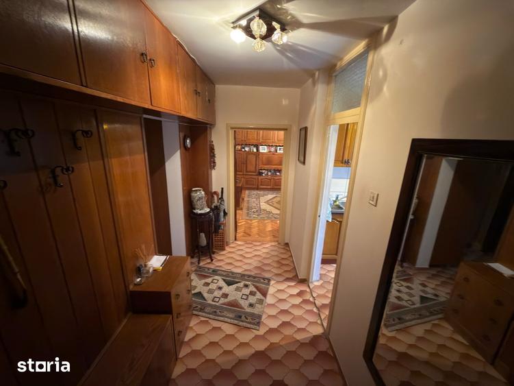 Apartament cu 3 camere în Militari