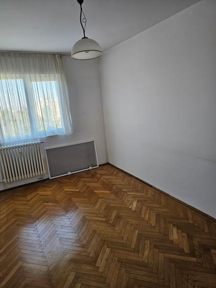 Apartament cu 3 camere circular în Drumul Taberei