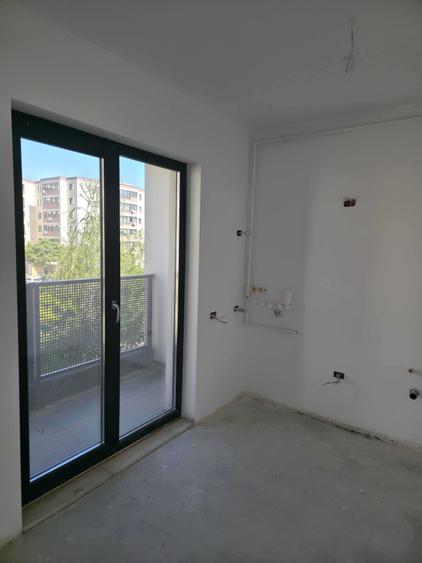Apartament cu 2 camere decomandat în Tomis Plus
