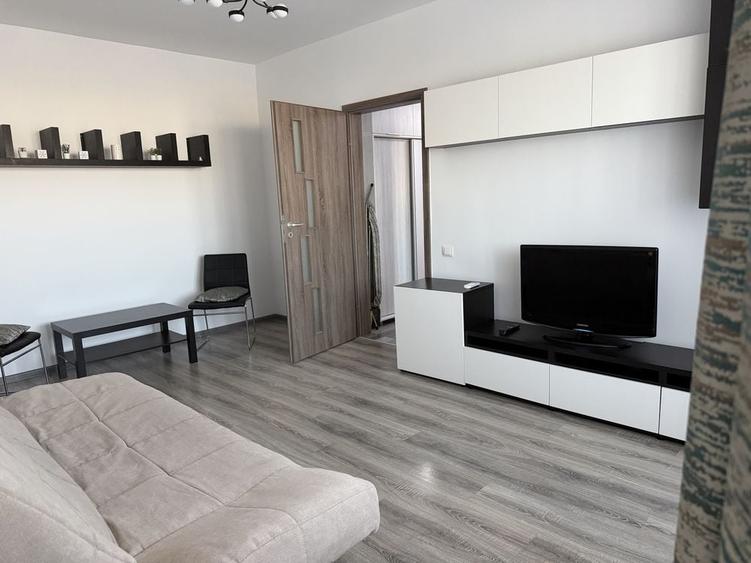 Apartament cu 2 camere decomandat în Păcii