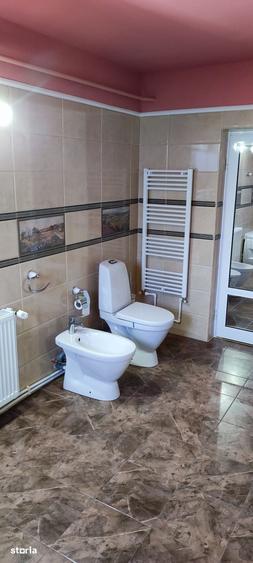 Casă cu 5 camere cu Teren 750 Mp în Cazasu