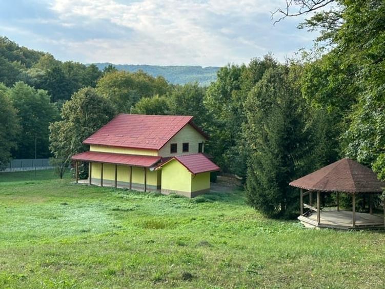 Casă individuală cu 3 camere cu Teren 7424 Mp în Varnița