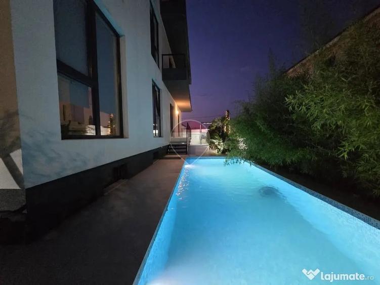 Casă cu 7 camere cu Teren 1000 Mp în Est