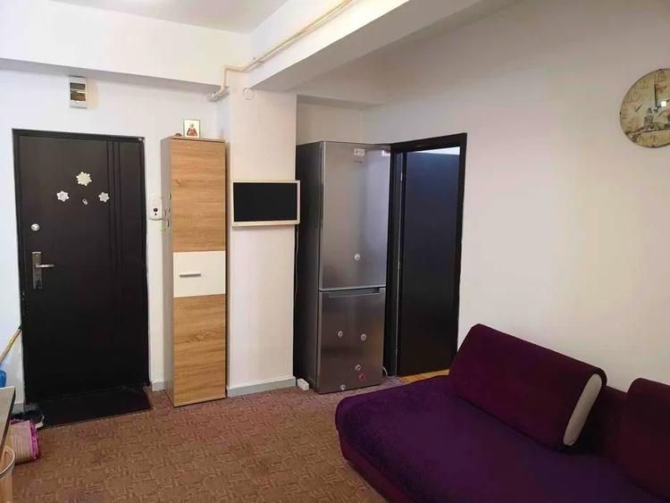 Apartament cu 2 camere, mobilat în Baza 3
