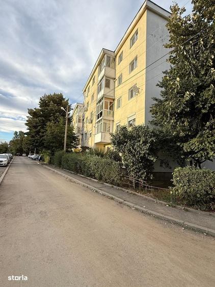 Oportunitate rara - Apartament 2 camere 51 mp-bloc izolat - an 1986 - 17