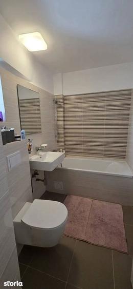 Apartament cu 3 camere decomandat, mobilat în Băneasa