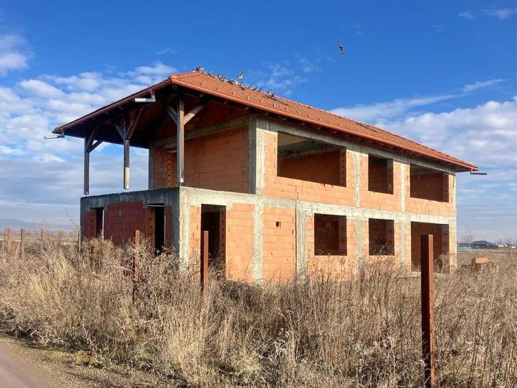 Casă individuală cu 5 camere cu Canalizare în Hărman