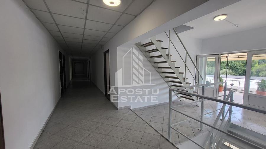 Casă cu 5 camere cu Teren 1000 Mp în Badea Cârțan