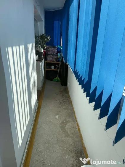 Apartament cu 2 camere decomandat în Triaj