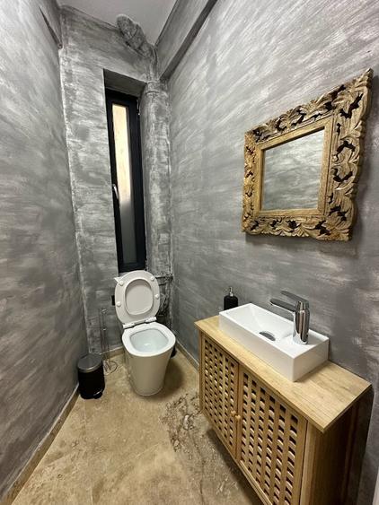 Apartament cu 3 camere în Calea Victoriei