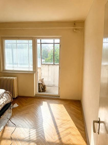 Apartament cu 3 camere decomandate, 68mp, cu finisaje clasice, 2 bai cu geam si 2 balcoane zona Grad - 1