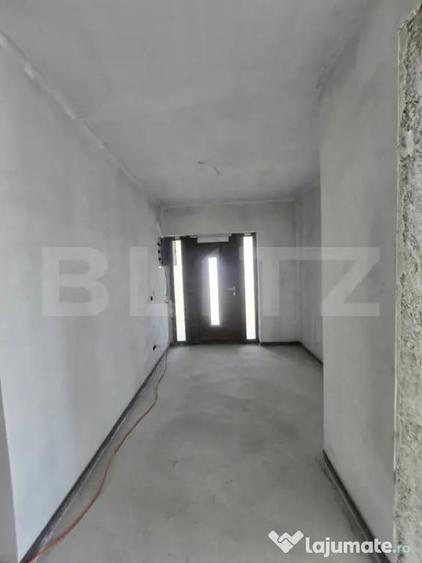 Casă cu 5 camere cu Teren 550 Mp în Săcueni