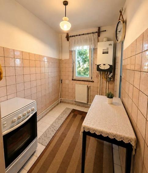 Apartament cu 3 camere semidecomandat în Smârdan