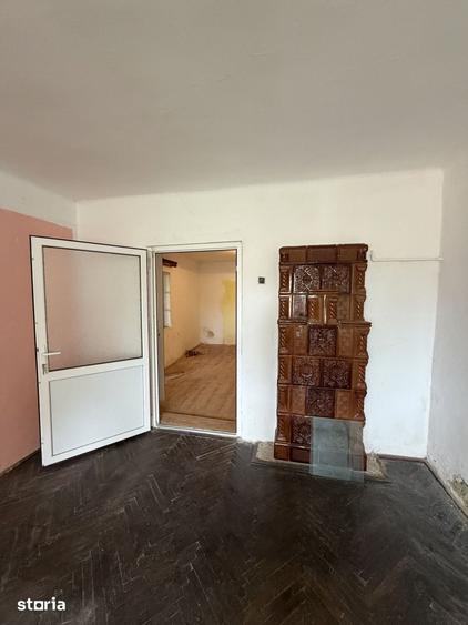 Casă cu 3 camere cu Teren 1352 Mp în Central