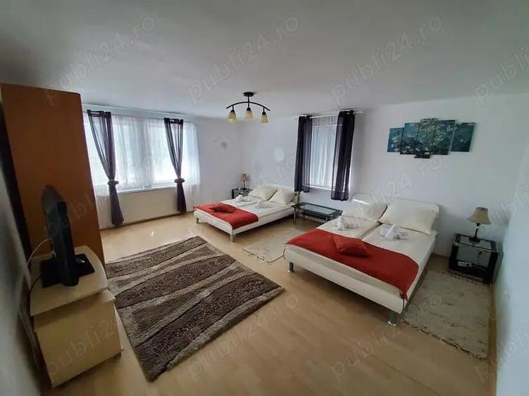 Casă cu 6 camere cu Teren 900 Mp în Central