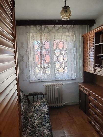 Apartament cu 3 camere semidecomandat în P-ța Gării
