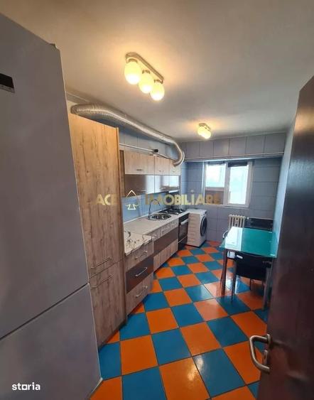 Apartament cu 3 camere în Berceni