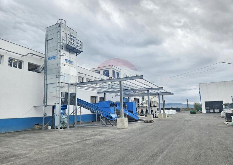 Spațiu comercial, de 26,320 mp, în Negrești-Oaș