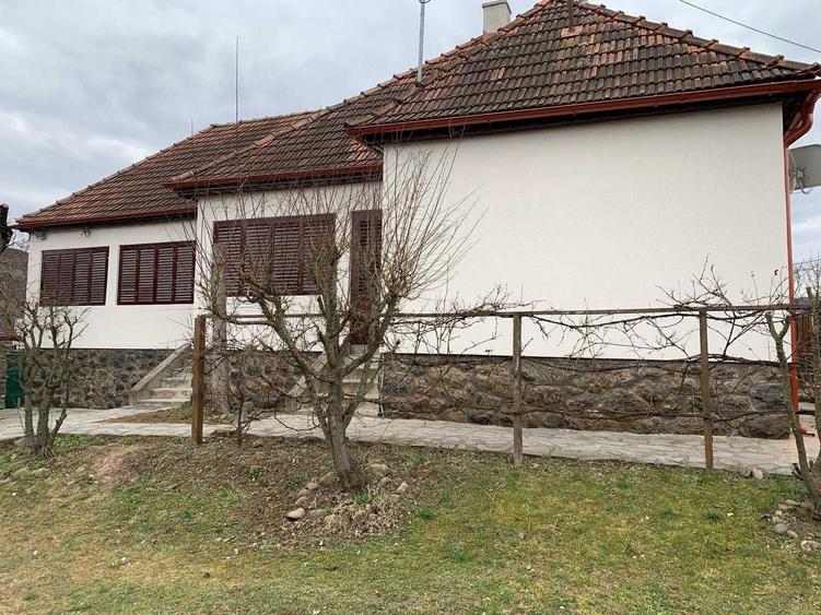 Casa - garaj - curte - 4