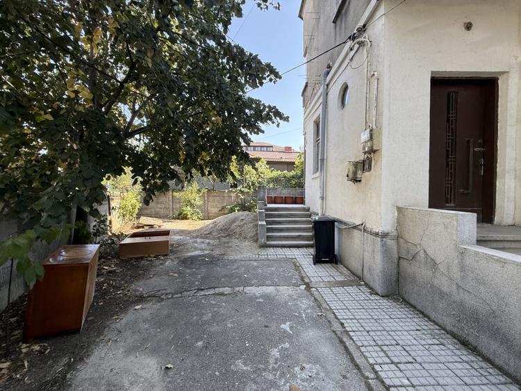 Casă individuală cu 3 camere cu Canalizare în Ultracentral