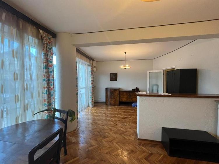 Apartament cu 2 camere în Universitate