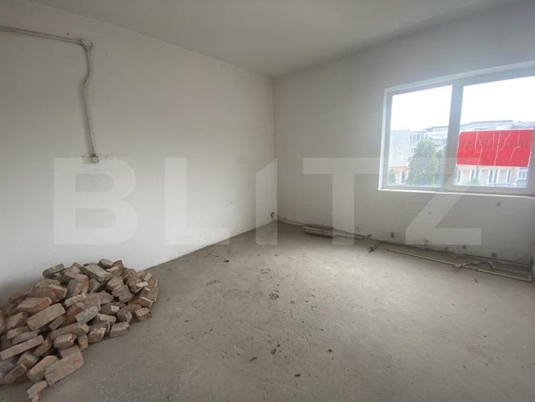 Spațiu comercial, de 488 mp, în Jibou