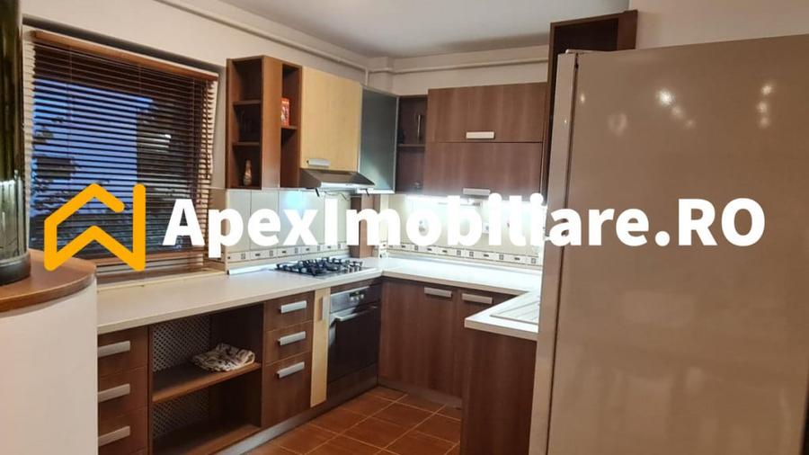 Apartament cu 3 camere decomandat în Băneasa