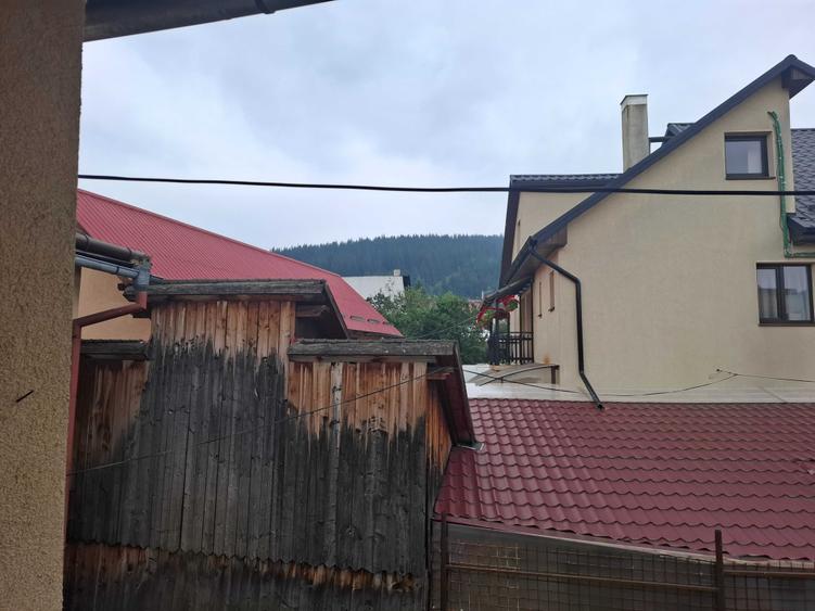 Casă cu 4 camere decomandat în Central