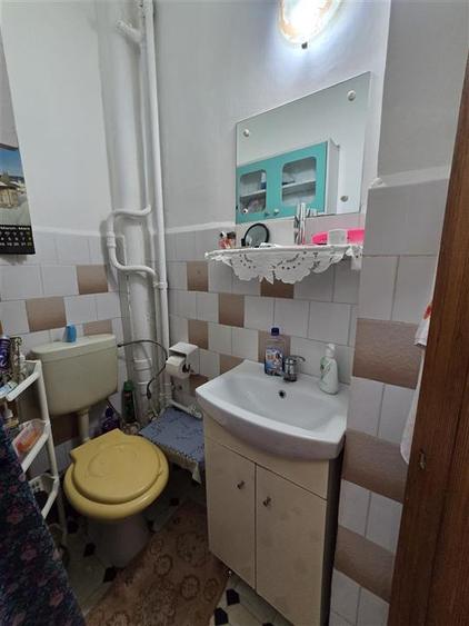 Apartament cu 3 camere decomandat în Nicolina