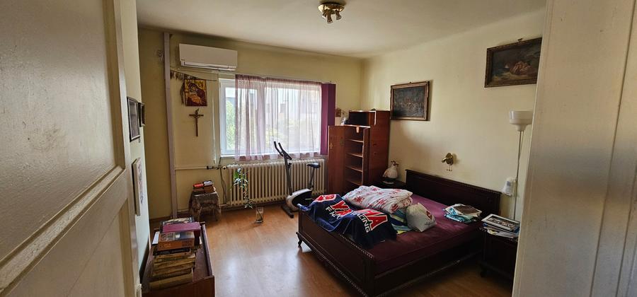 Casă individuală cu 4 camere cu Canalizare în Vatra Luminoasă