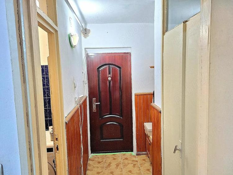 Garsonieră decomandată în Lipovei