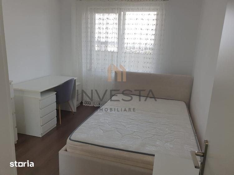 Apartament cu 4 camere semidecomandat în Între Lacuri
