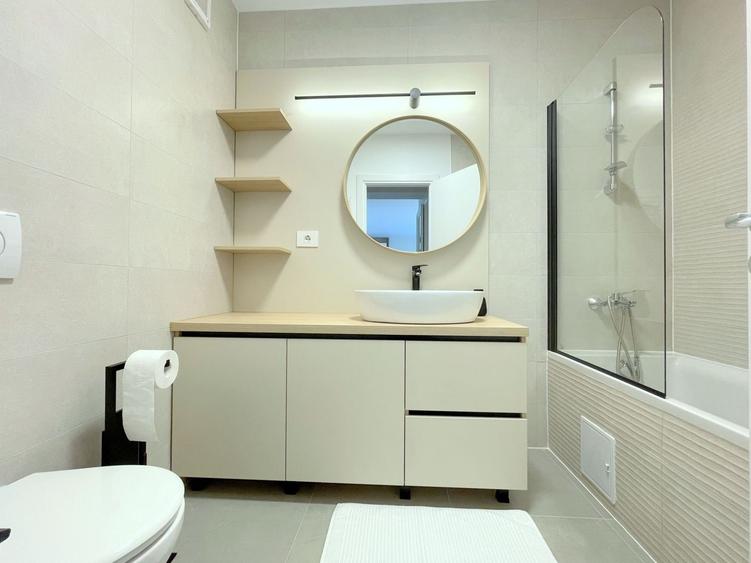Apartament cu 3 camere decomandat, mobilat în Lipovei
