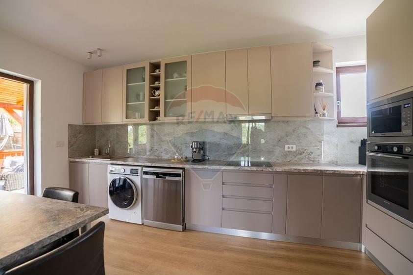 Casă individuală cu 4 camere cu Teren 680 Mp în Ciugud