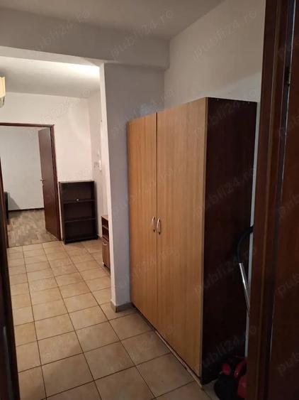 Apartament cu 2 camere decomandat în Calea București