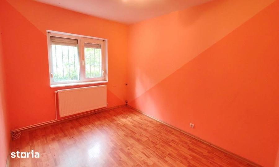 Apartament cu 4 camere decomandat în Micro 21
