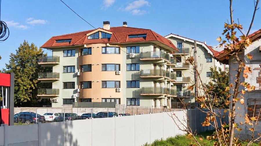 Apartament cu 4 camere decomandat în Apollo