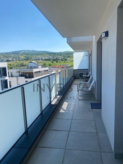 Apartament cu 3 camere semidecomandat, mobilat în Borhanci