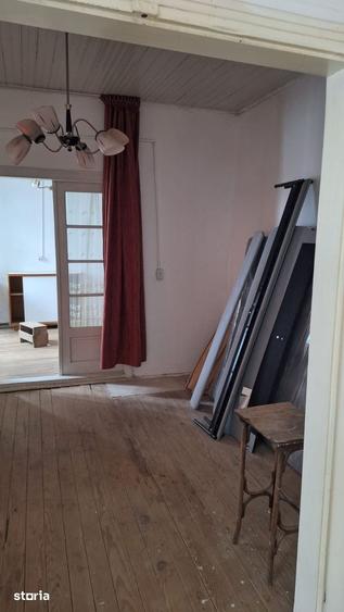 Casă cu 4 camere cu Teren 496 Mp în Afumați