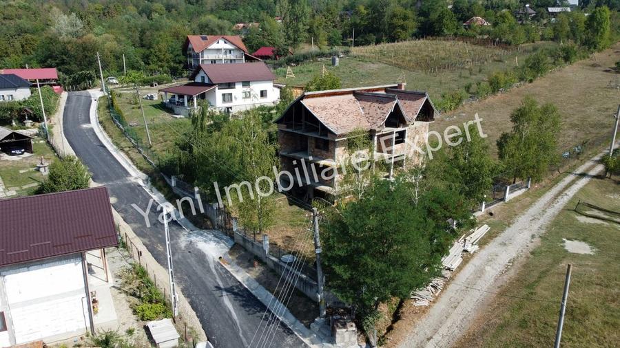 Casă cu 4 camere în Valea Danului