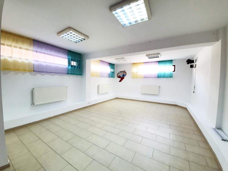 Casă individuală cu 15 camere cu Canalizare în Aviației