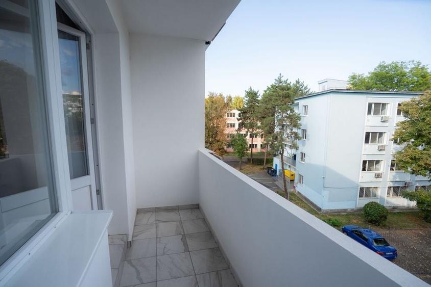 Apartament cu 2 camere decomandat în Cornișa