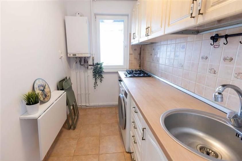 Apartament cu 2 camere semidecomandat, mobilat în Mănăștur