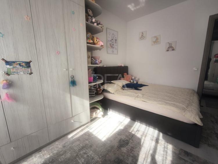 Apartament cu 4 camere decomandat, mobilat în Lujerului