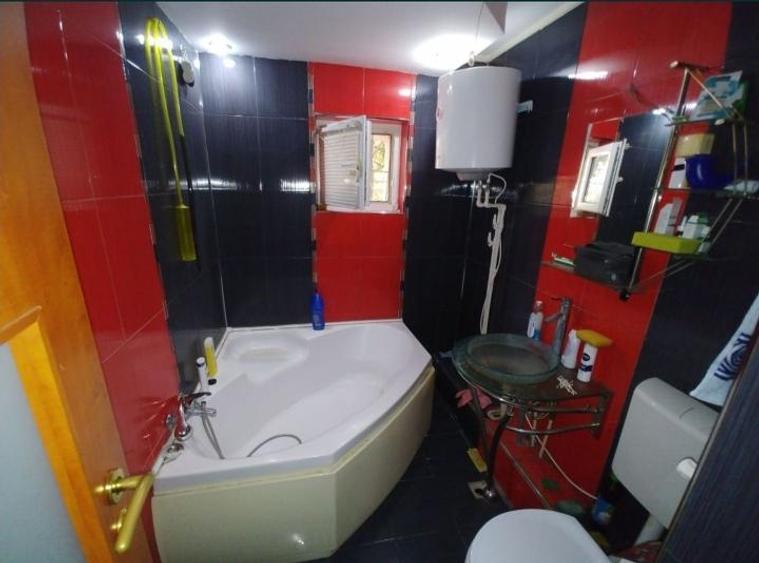 Apartament cu 2 camere decomandat în Vitanul Nou